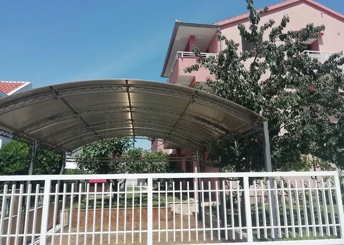 Marija Apartman Zára