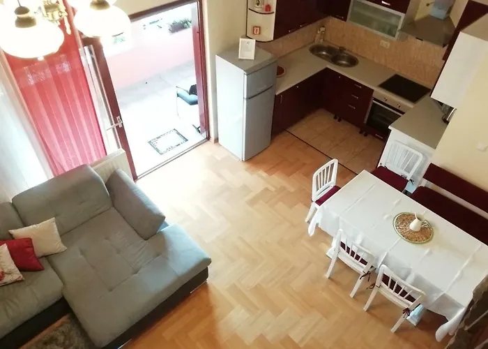 Marija Apartman Zára